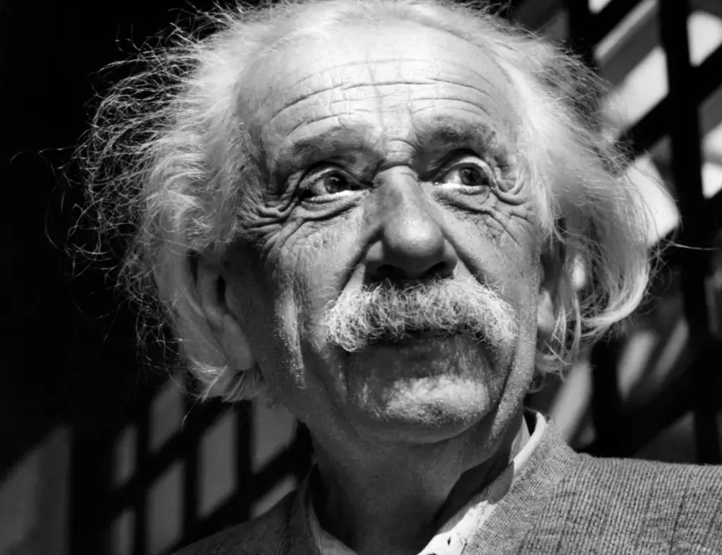 O físico Albert Einstein ofereceu os primeiros vislumbres do mundo quântico. Foto: AP.